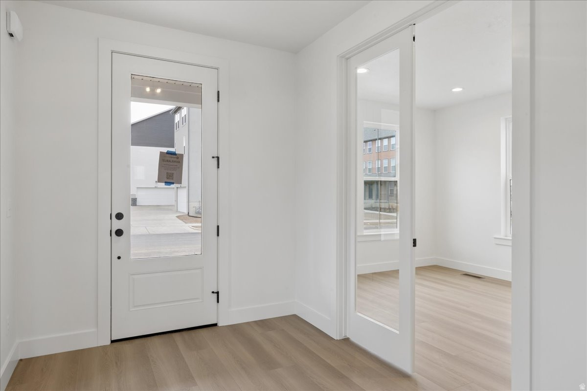 BEACON POINTE - Residential