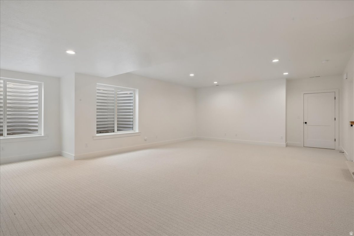 BEACON POINTE - Residential