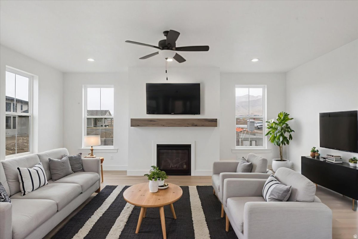 BEACON POINTE - Residential