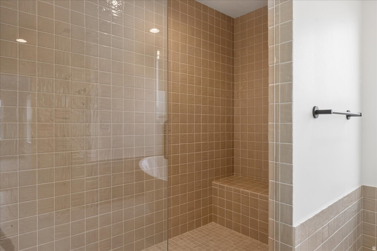 BEACON POINTE - Residential