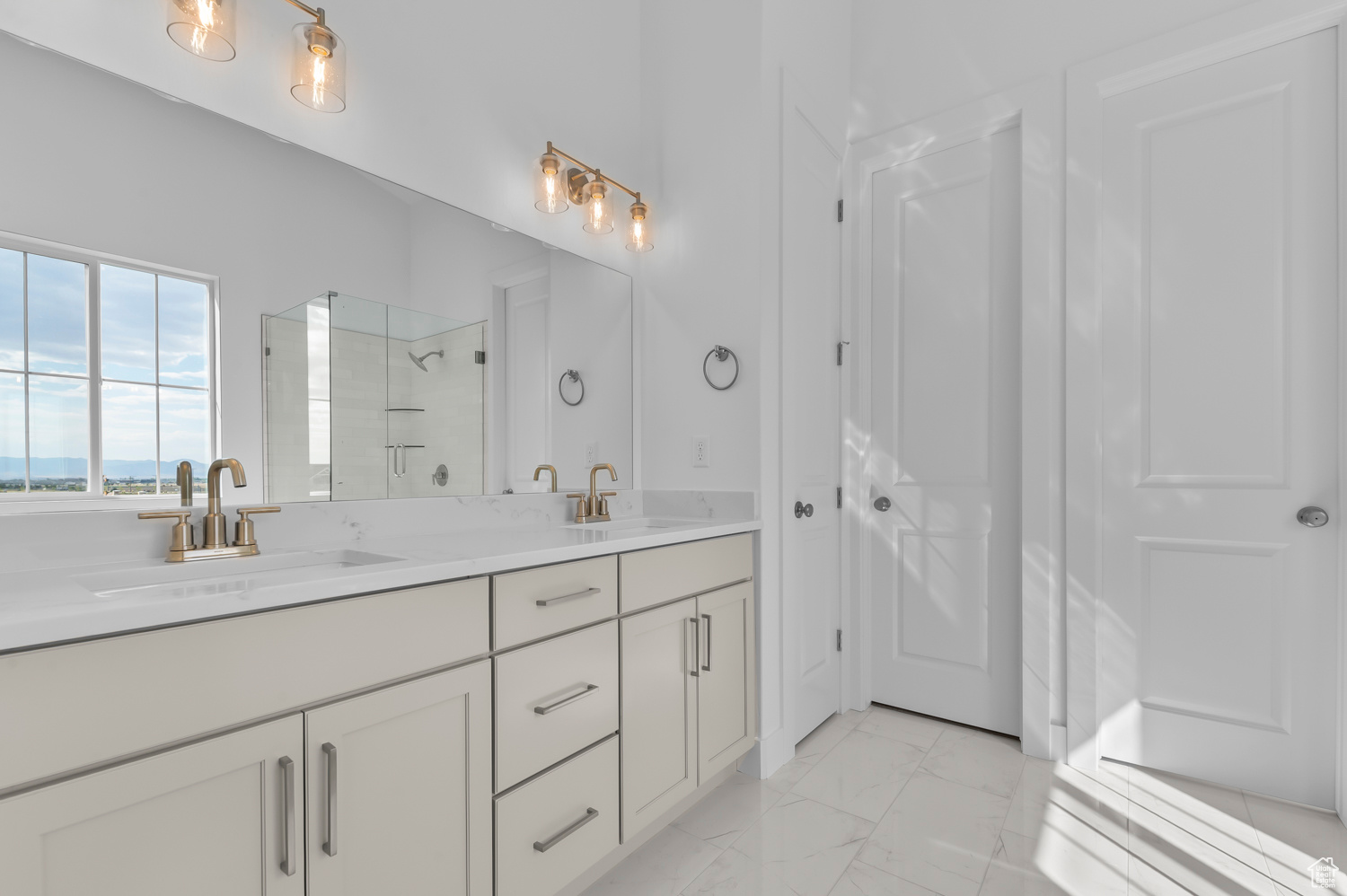 OVERLAND ESTATES V2 105 - Residential