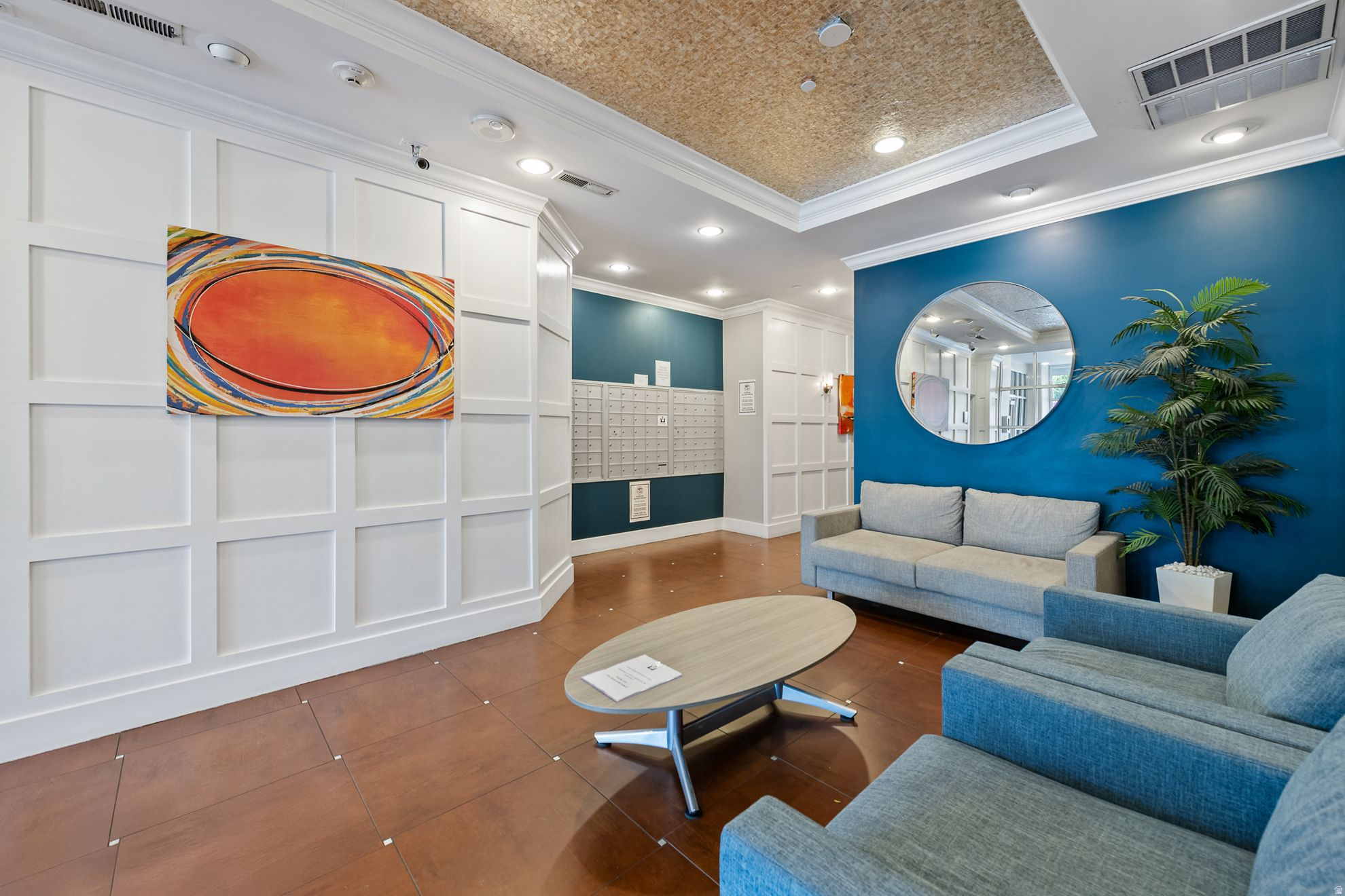 BROADWAY TOWER - Residential