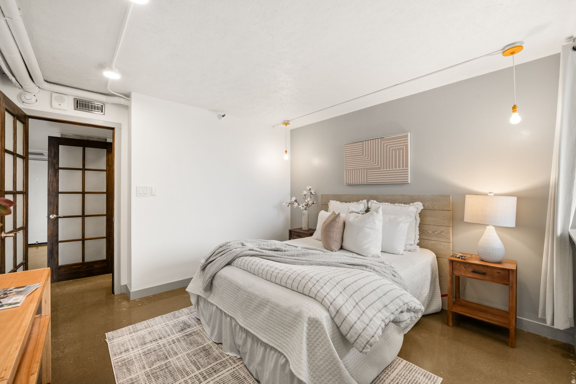 BROADWAY TOWER - Residential