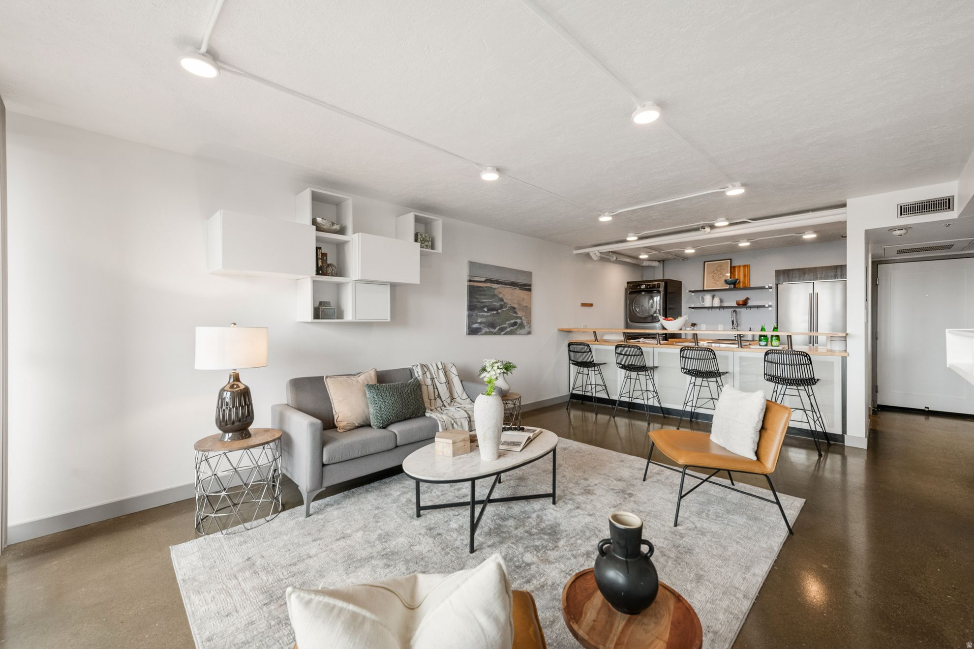 BROADWAY TOWER - Residential