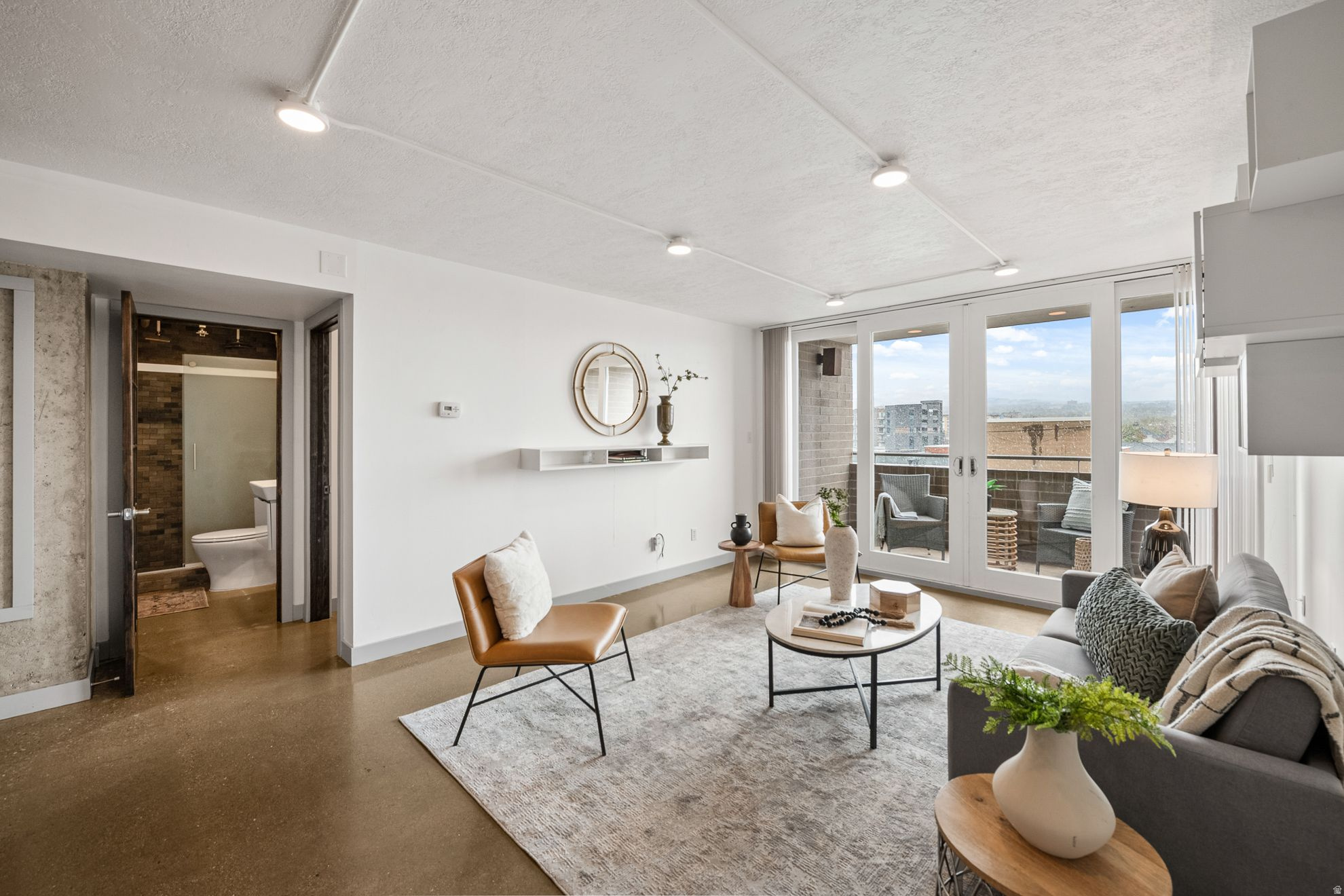 BROADWAY TOWER - Residential