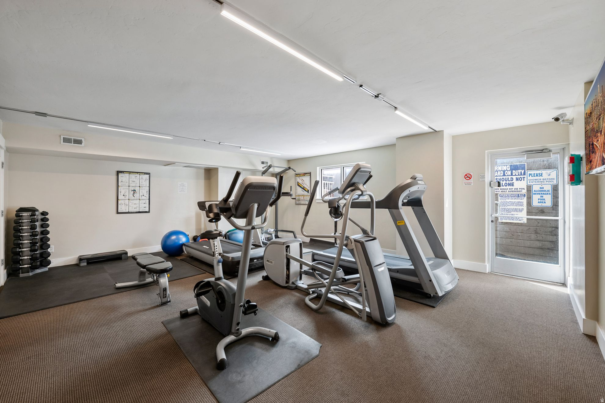 BROADWAY TOWER - Residential