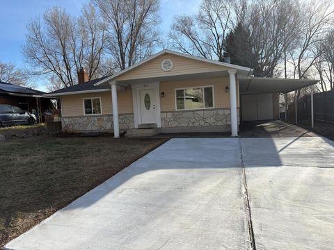 Homes For Sale - 1055 Collins Blvd<br/> Weber County, Ogden, UT 84404