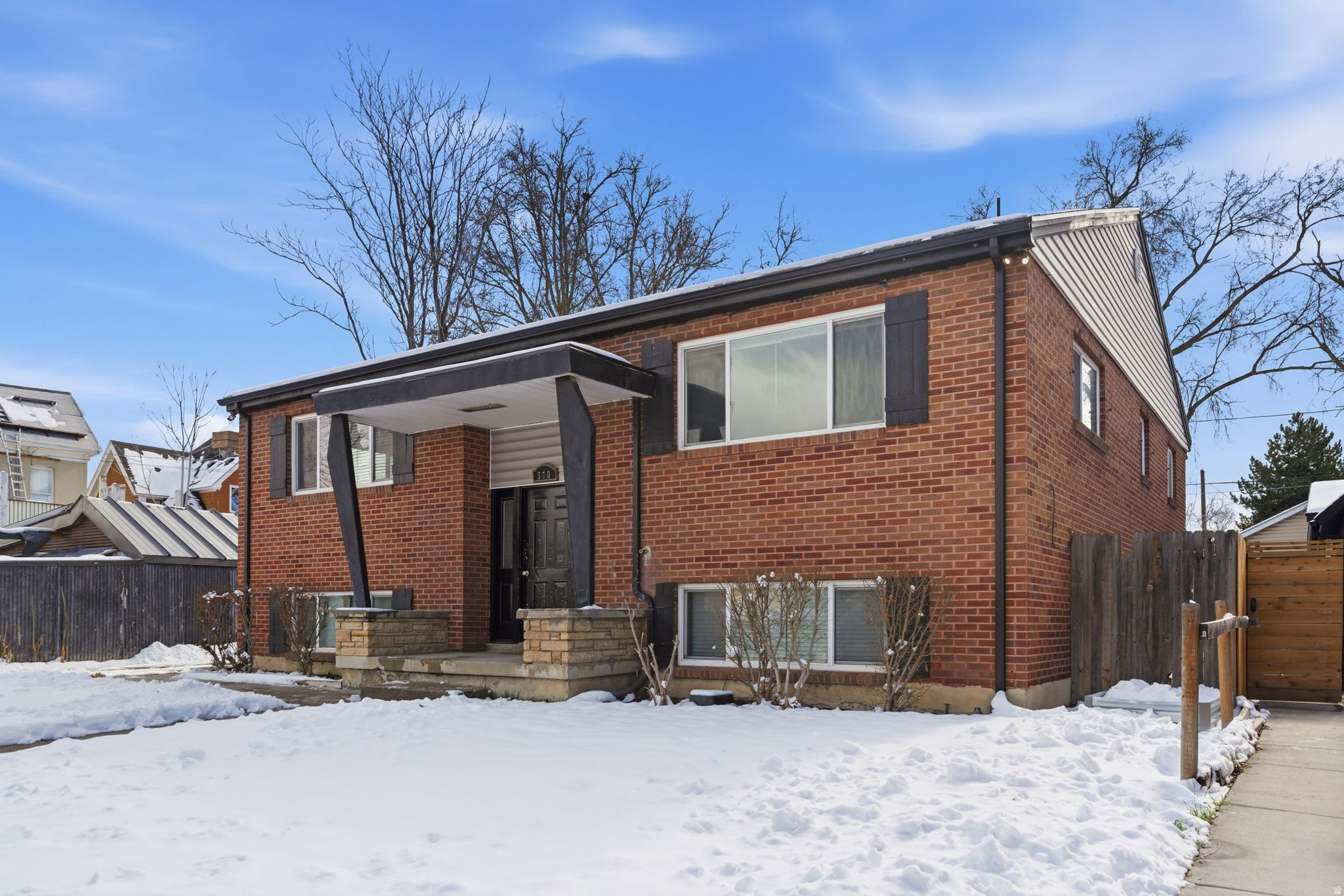 WATERLOO - Residential Income