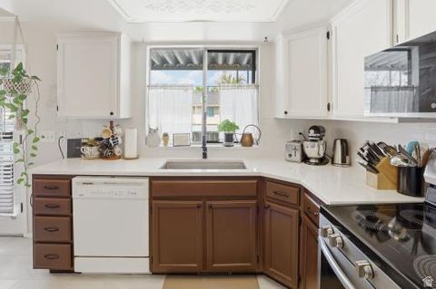 Tiny photo for 627 E SPRINGHILL DR, Murray, UT 84107 (MLS # 2154035)