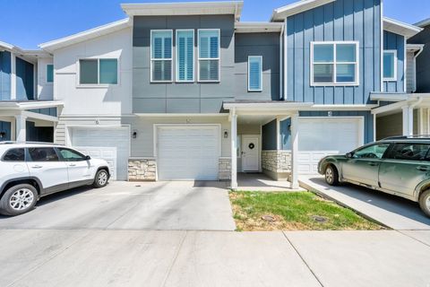 Tiny photo for 382 E 1850 N #5, North Ogden, UT 84414 (MLS # 2163540)