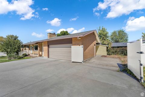 Tiny photo for 141 E 1650 S, Bountiful, UT 84010 (MLS # 2114625)