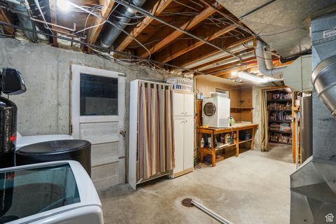 Tiny photo for 141 E 1650 S, Bountiful, UT 84010 (MLS # 2114625)