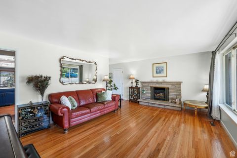 Tiny photo for 141 E 1650 S, Bountiful, UT 84010 (MLS # 2114625)