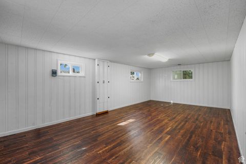 Tiny photo for 141 E 1650 S, Bountiful, UT 84010 (MLS # 2114625)