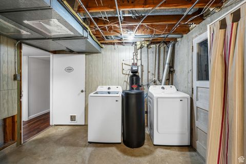 Tiny photo for 141 E 1650 S, Bountiful, UT 84010 (MLS # 2114625)