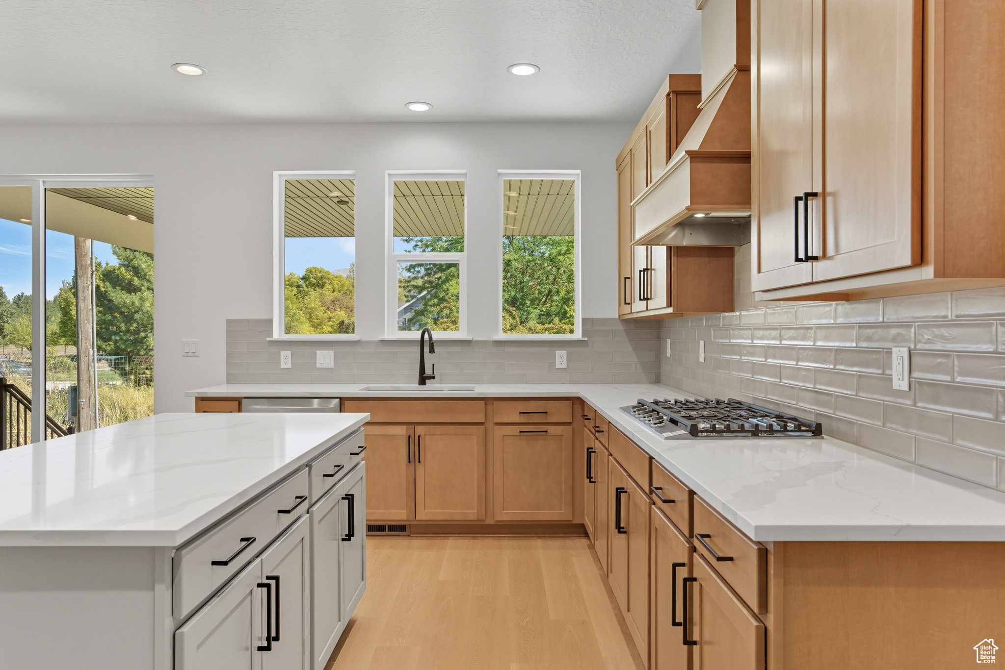 BLACKHAWK - Residential