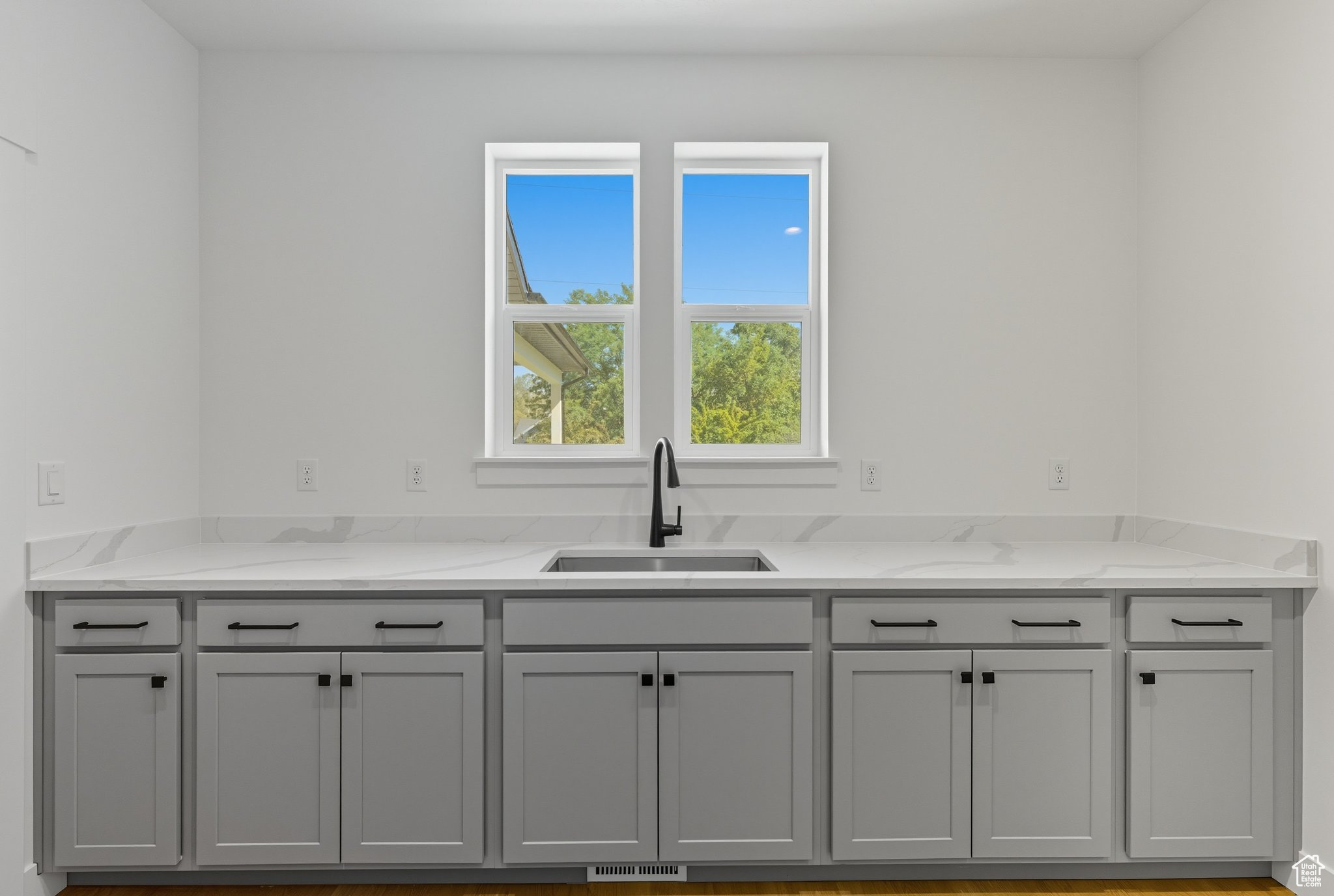 BLACKHAWK - Residential