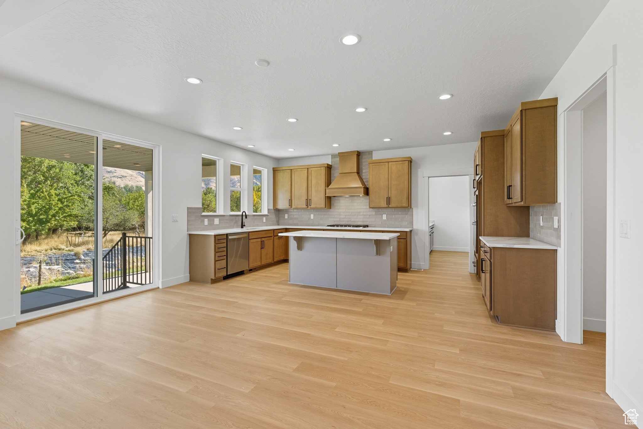 BLACKHAWK - Residential