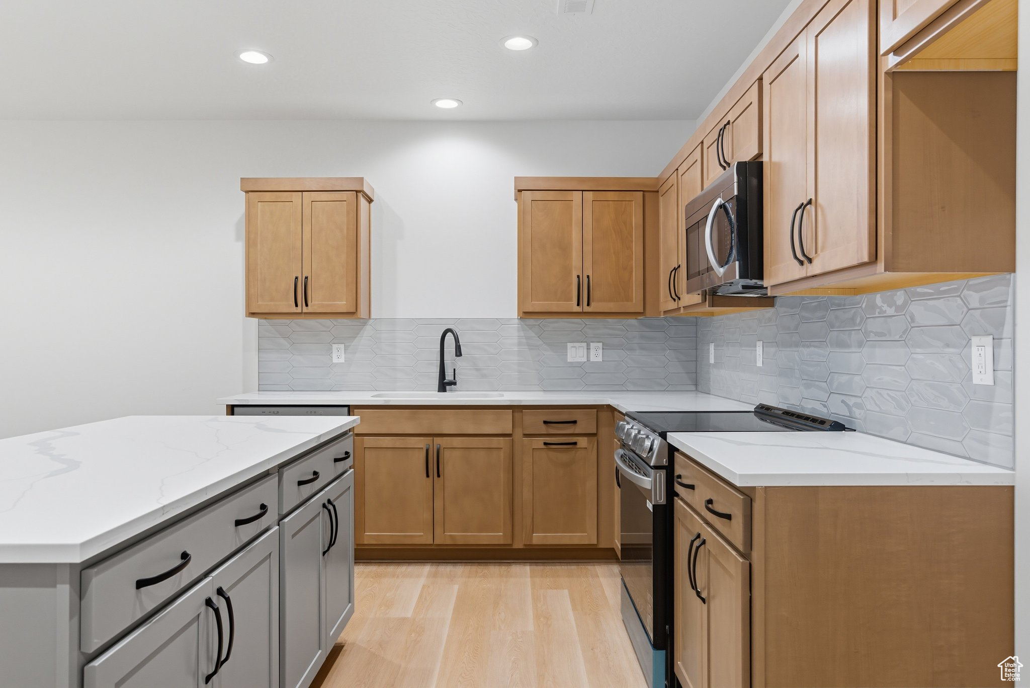 BLACKHAWK - Residential