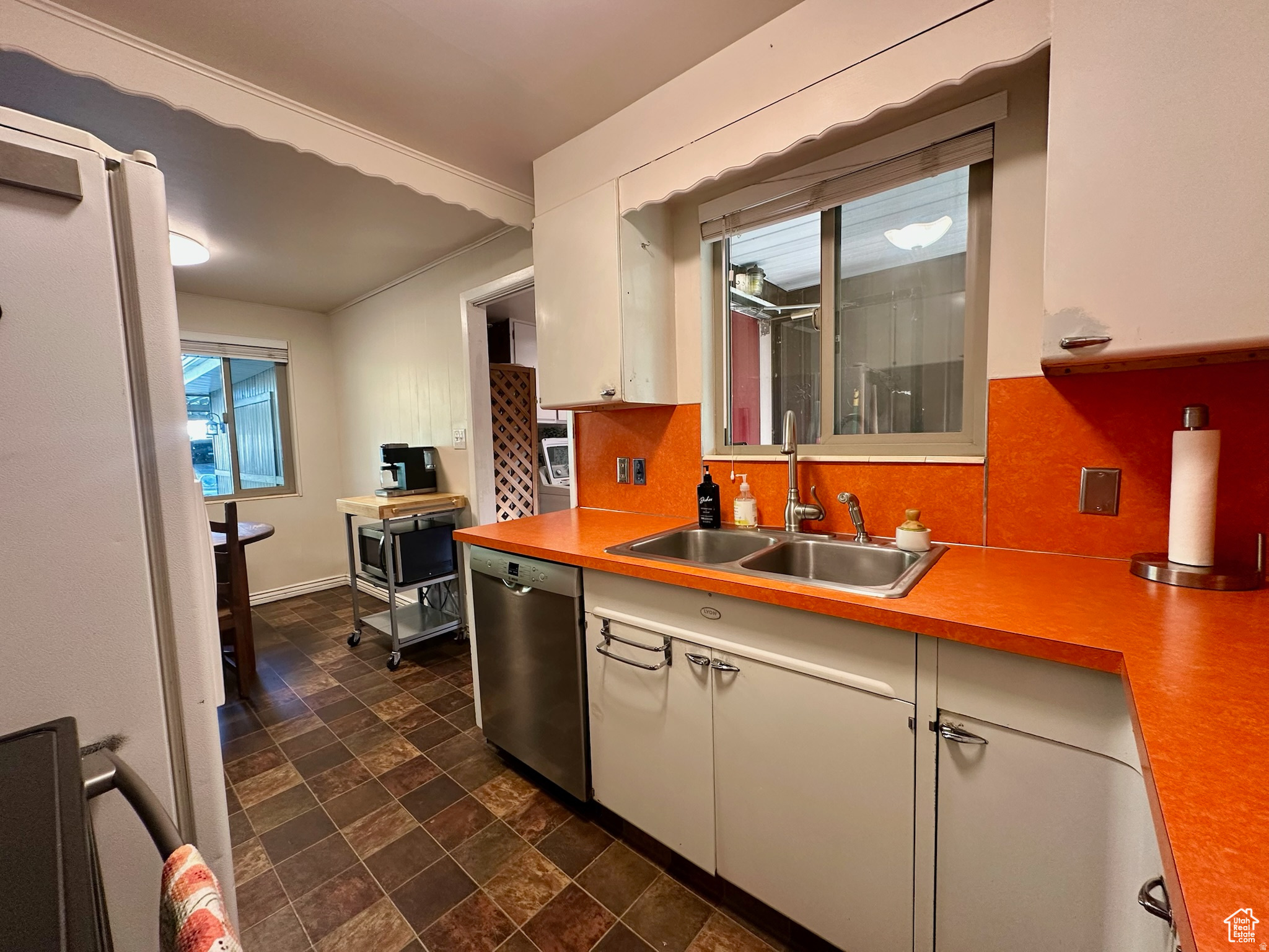 COUNTRY HILLS ADDITION - Residential