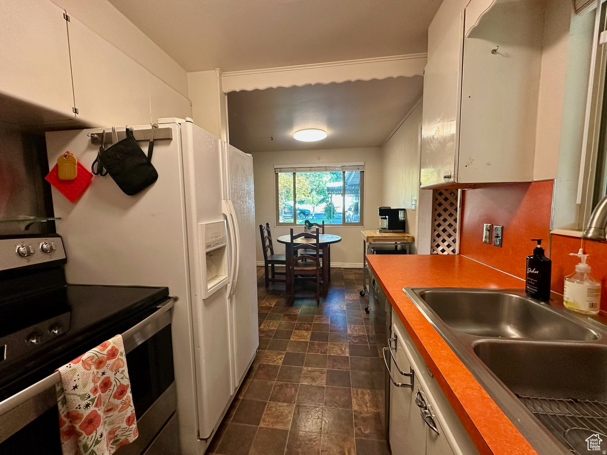 COUNTRY HILLS ADDITION - Residential