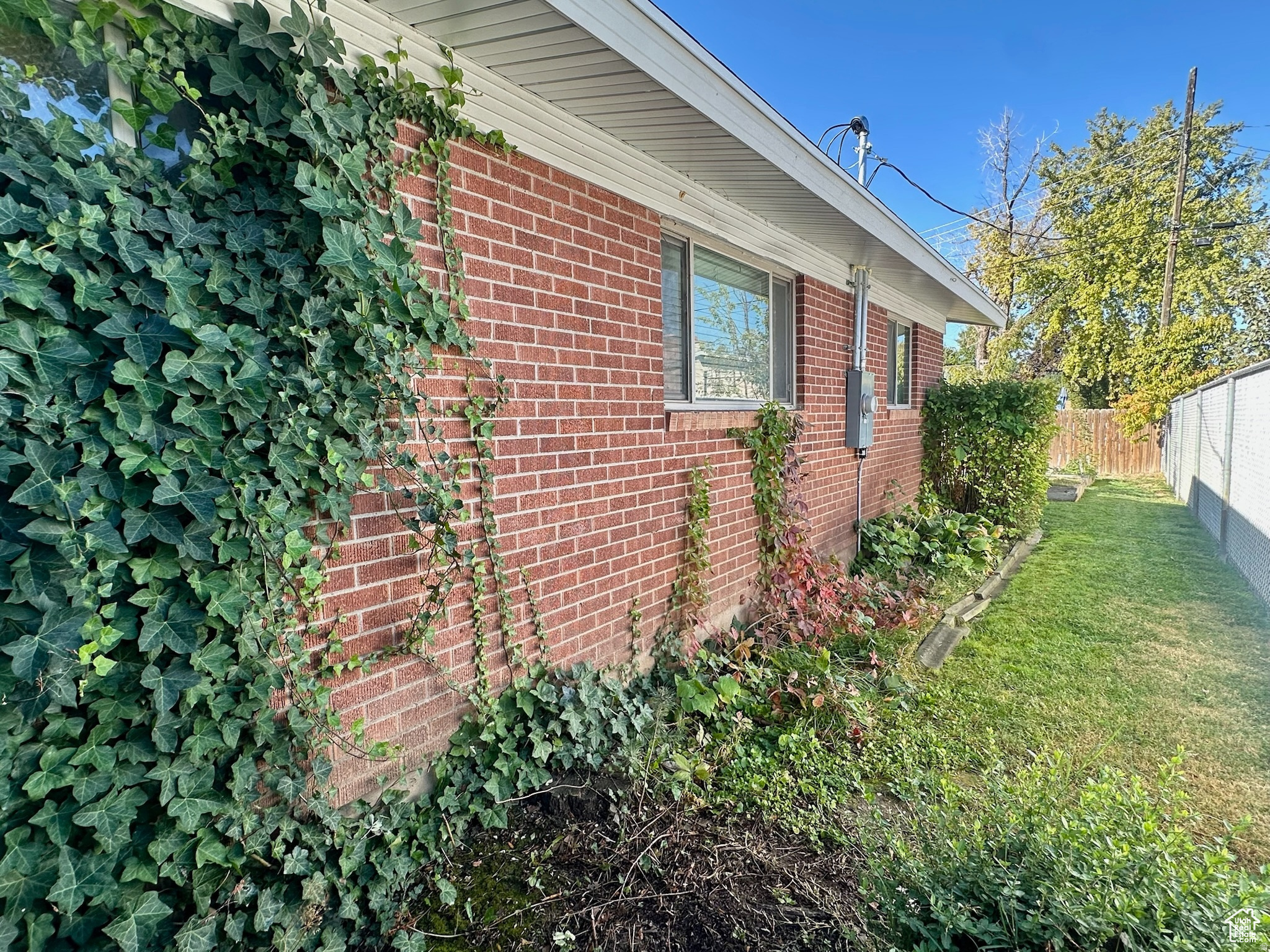 COUNTRY HILLS ADDITION - Residential