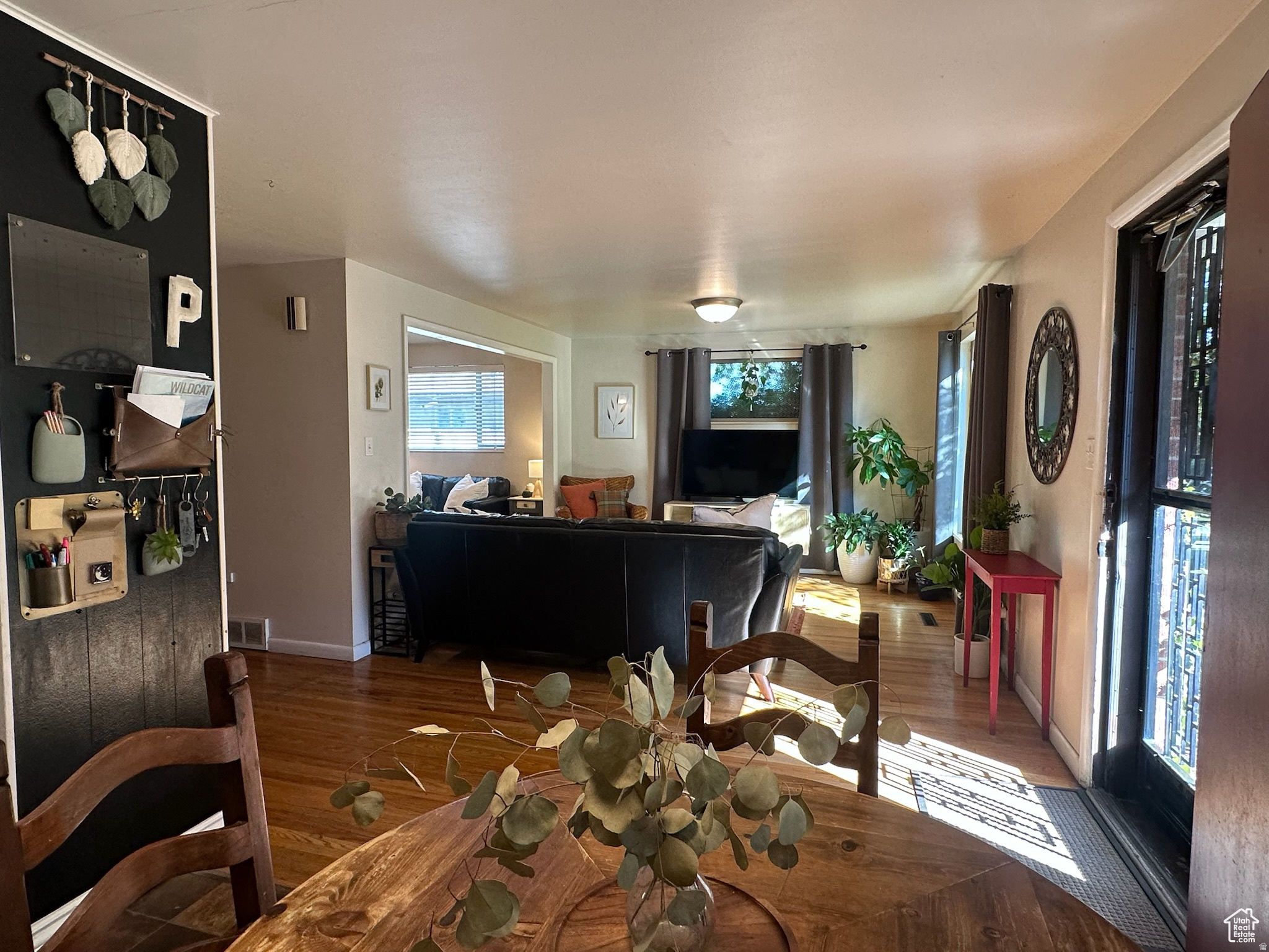 COUNTRY HILLS ADDITION - Residential