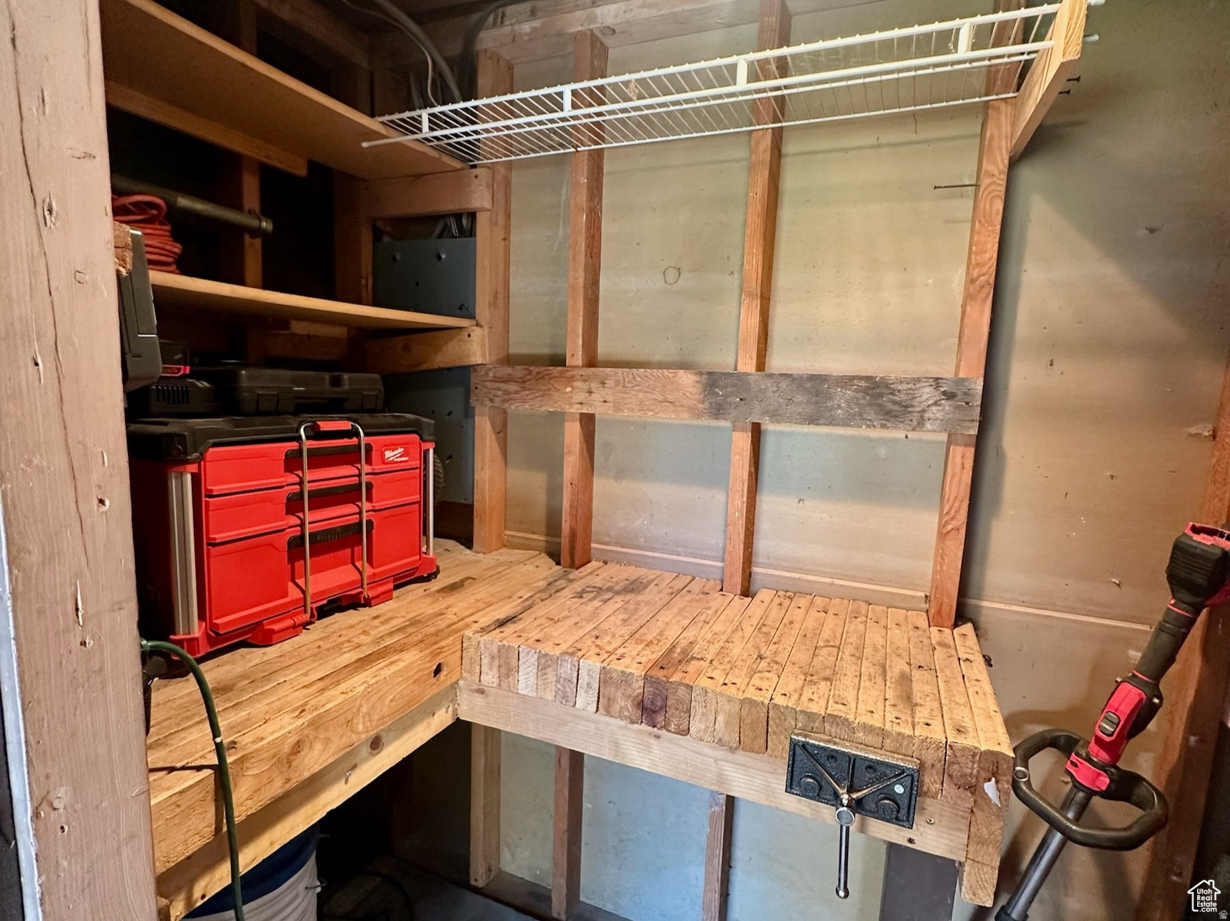 COUNTRY HILLS ADDITION - Residential