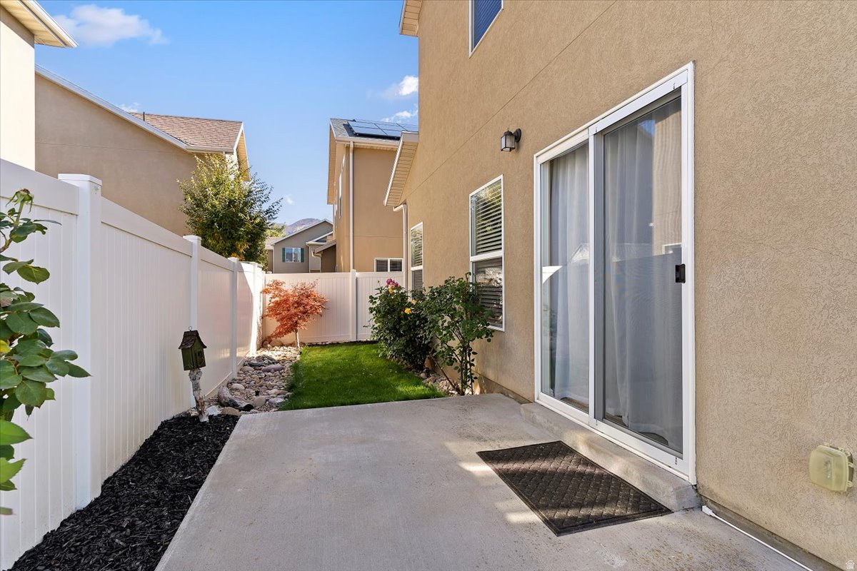 SEASONS AT THE RIDGE - Residential Lease