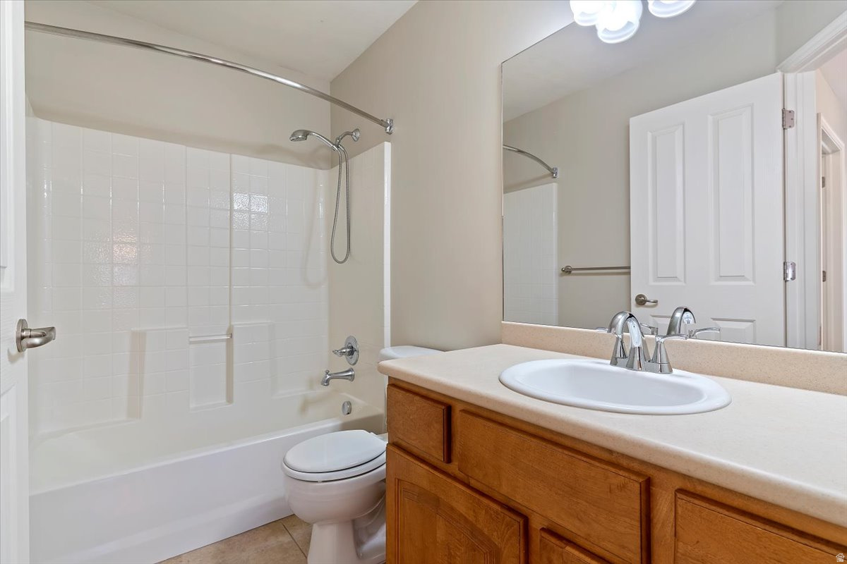 SEASONS AT THE RIDGE - Residential Lease