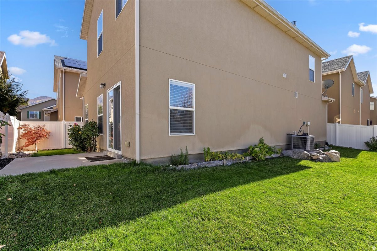 SEASONS AT THE RIDGE - Residential Lease