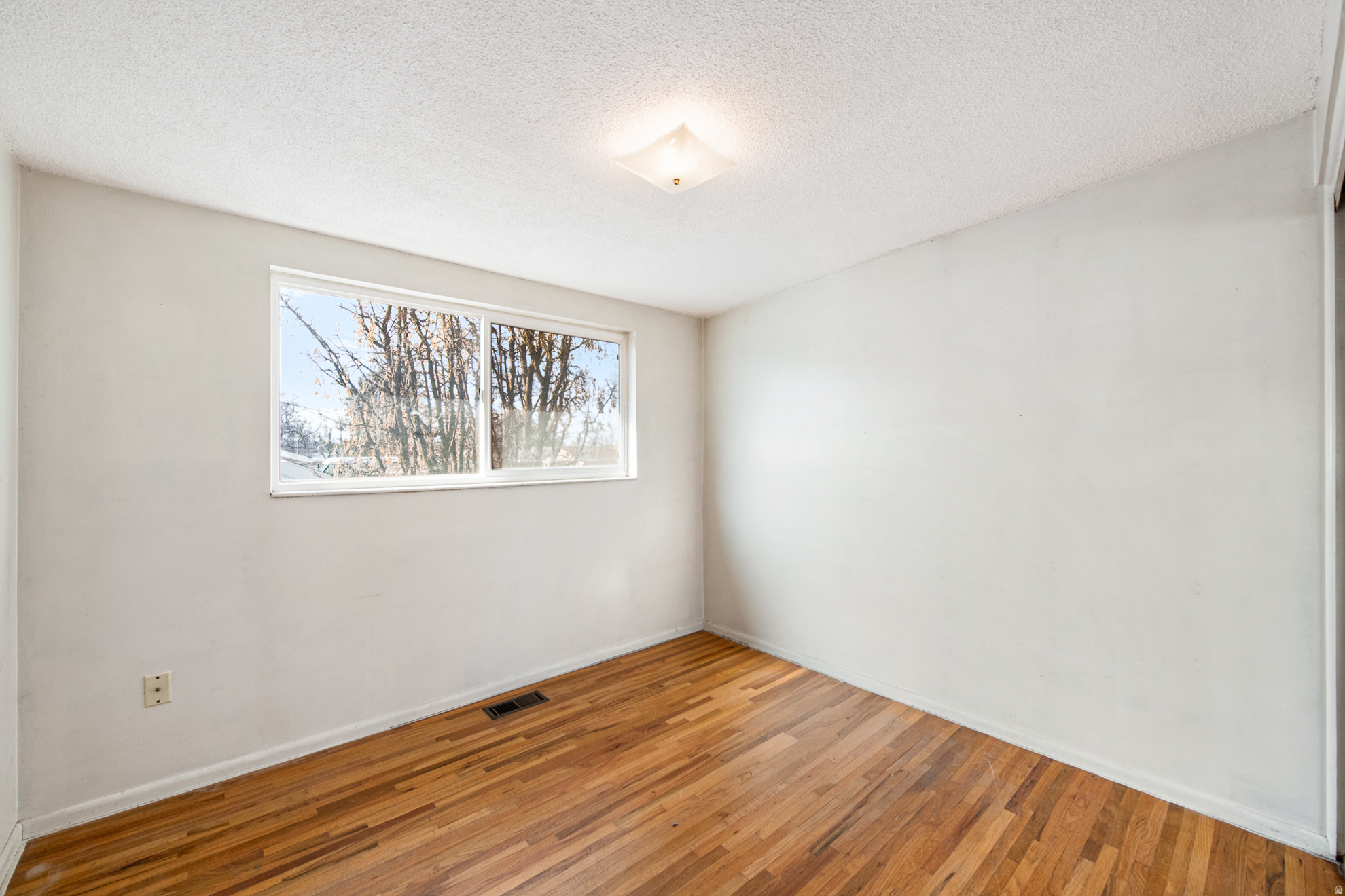 WHITE CITY - Residential