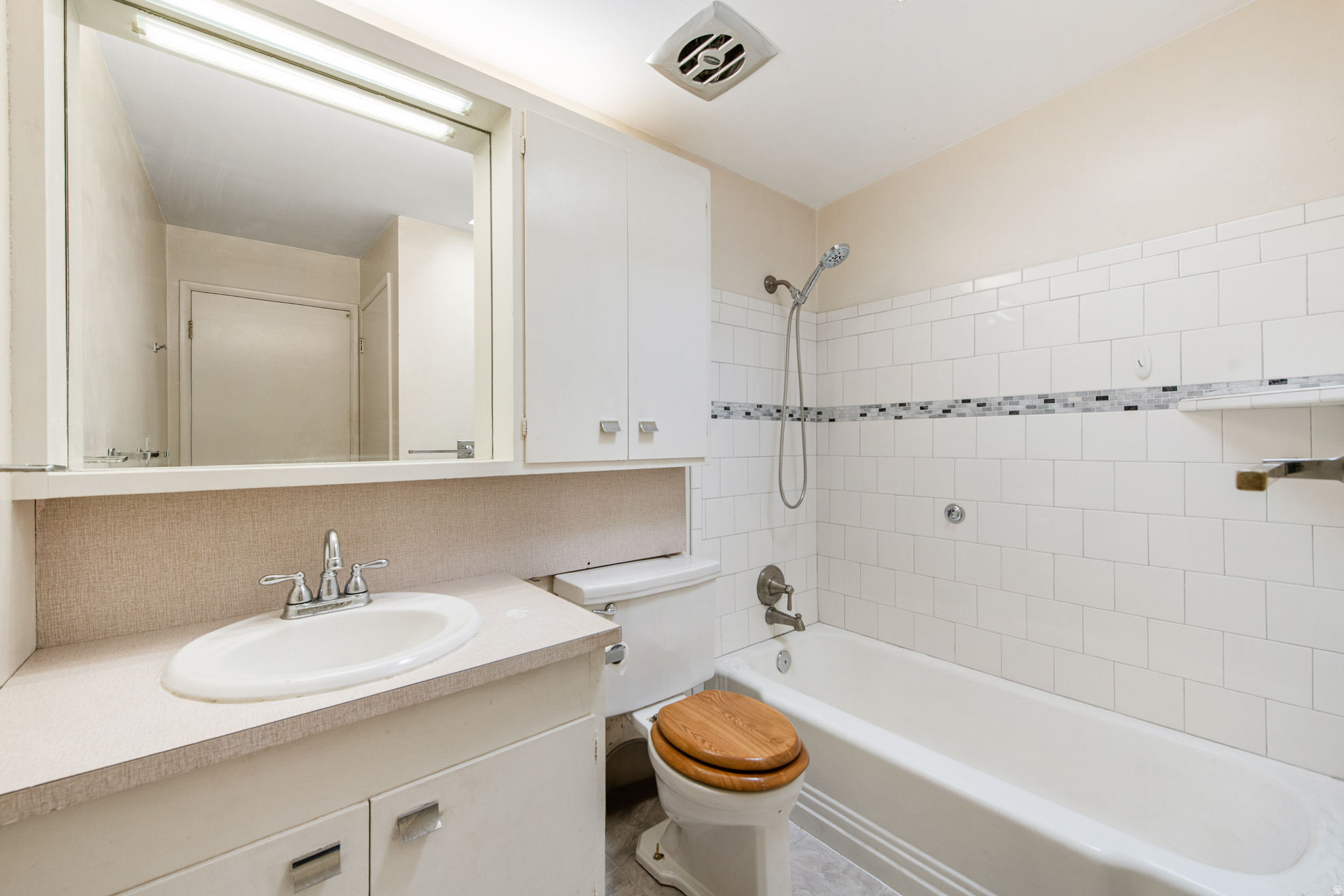 WHITE CITY - Residential