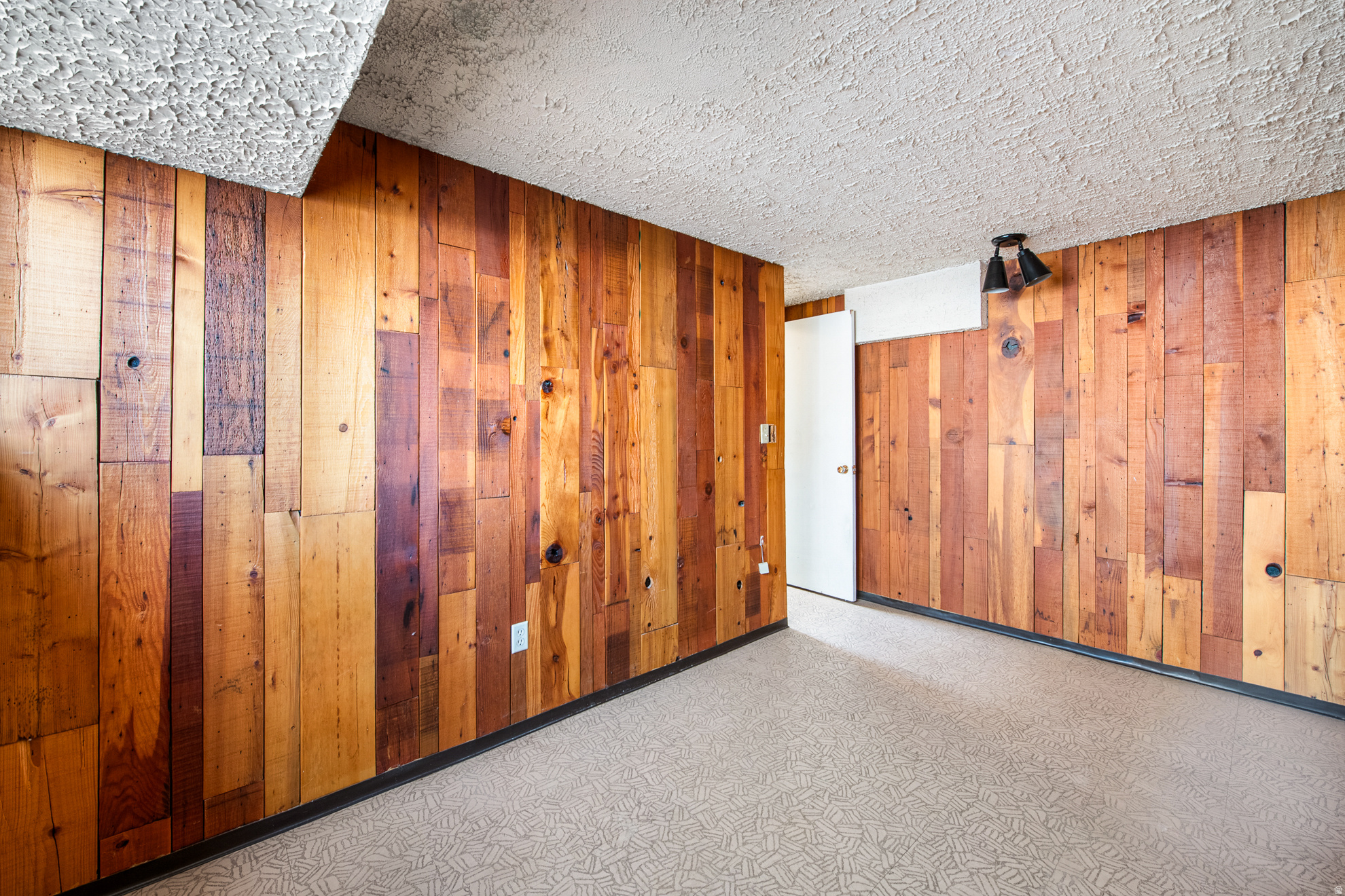 WHITE CITY - Residential