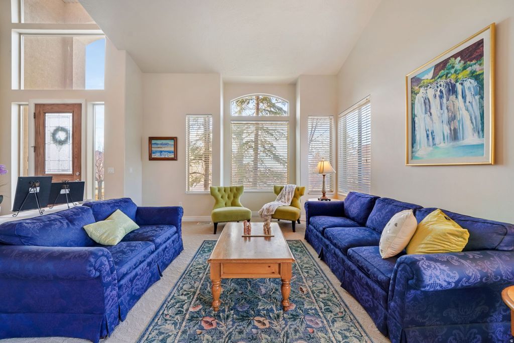 Photo of 1536 E LANTERN LN, Draper, UT 84020 (MLS # 2138015)