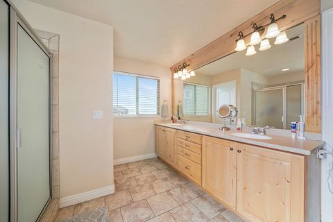 Tiny photo for 1536 E LANTERN LN, Draper, UT 84020 (MLS # 2138015)