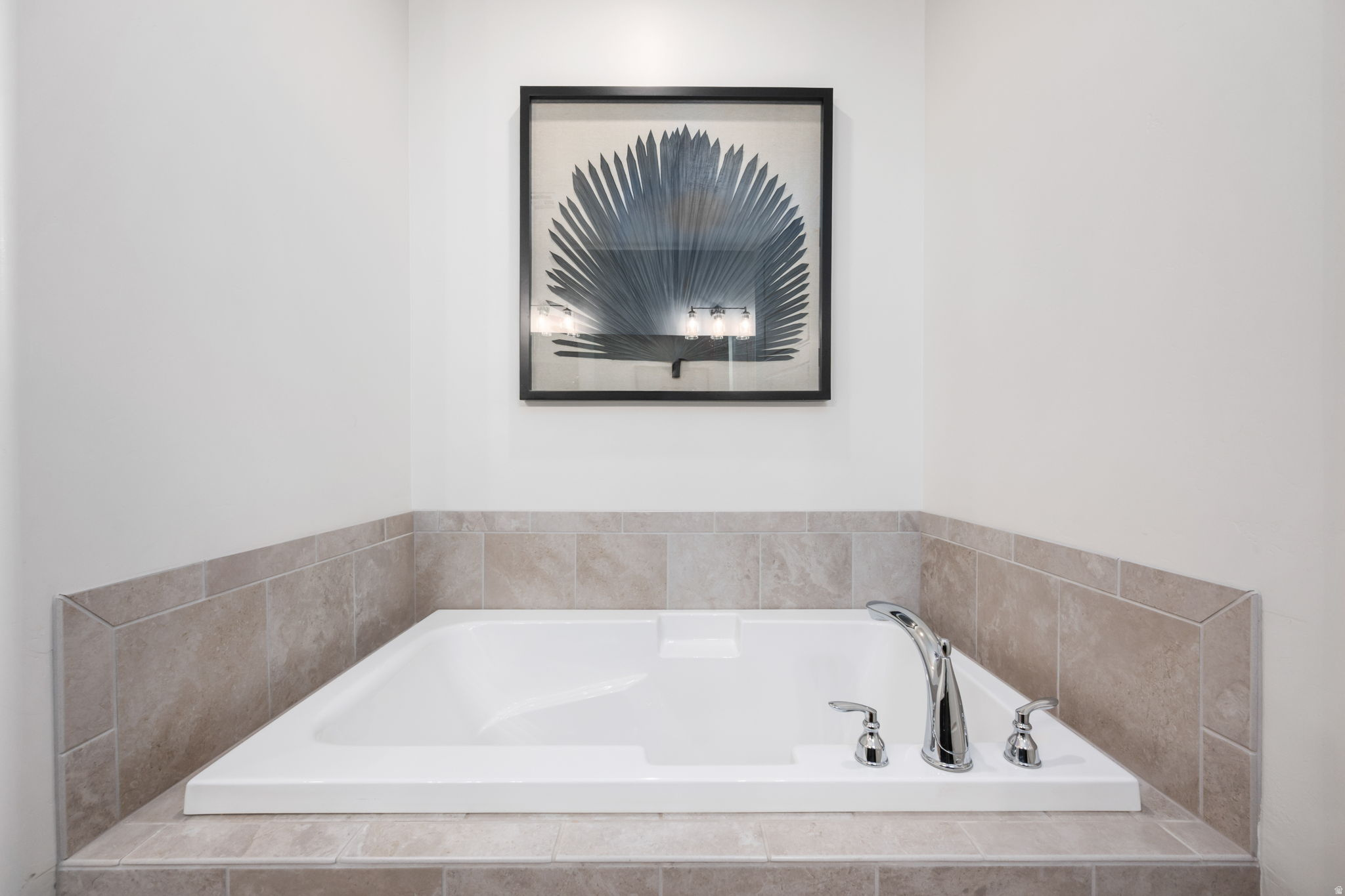 ESCAPES AT THE LEDGES PH 4 - Residential