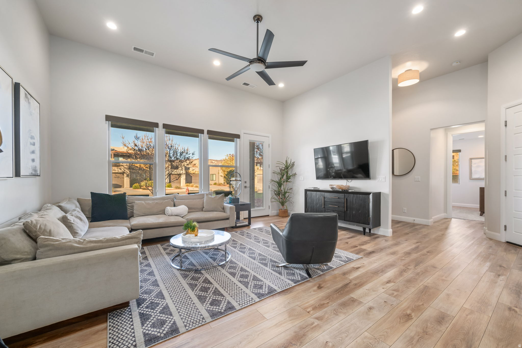 ESCAPES AT THE LEDGES PH 4 - Residential