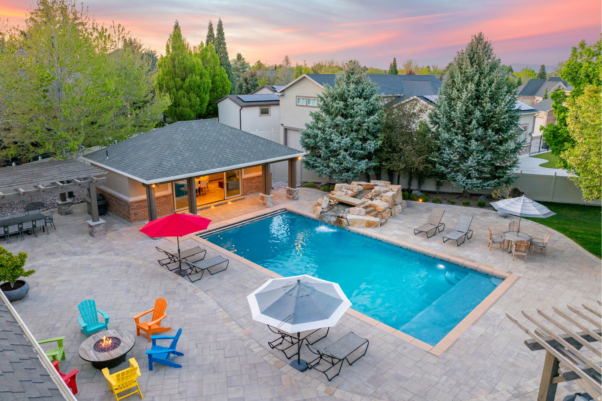 TRIPLE CROWN - Residential