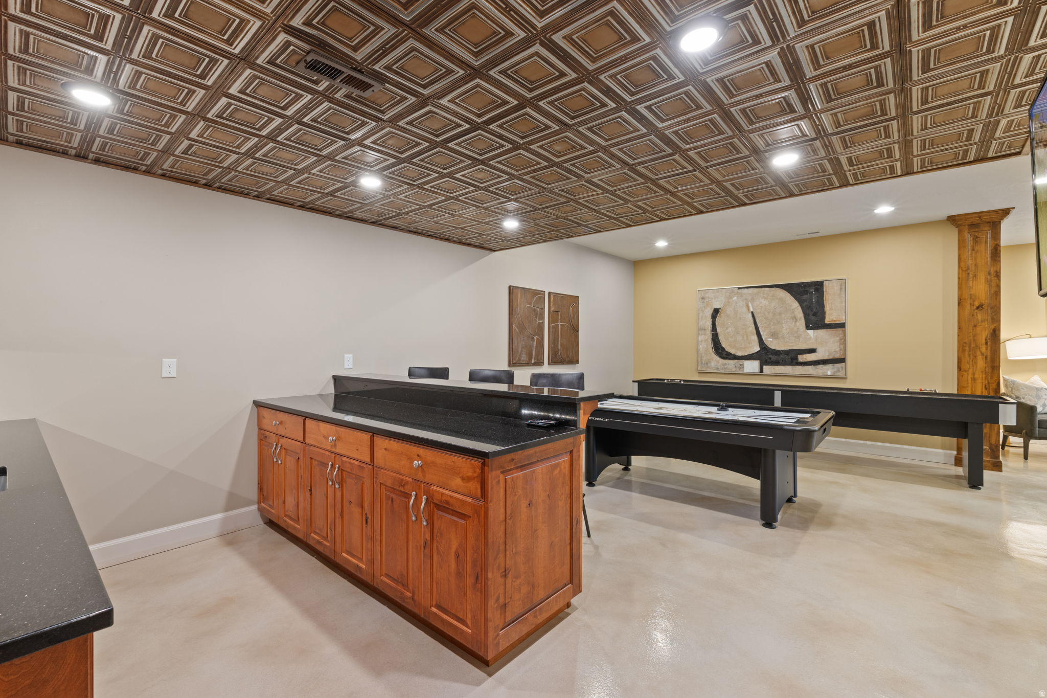 TRIPLE CROWN - Residential