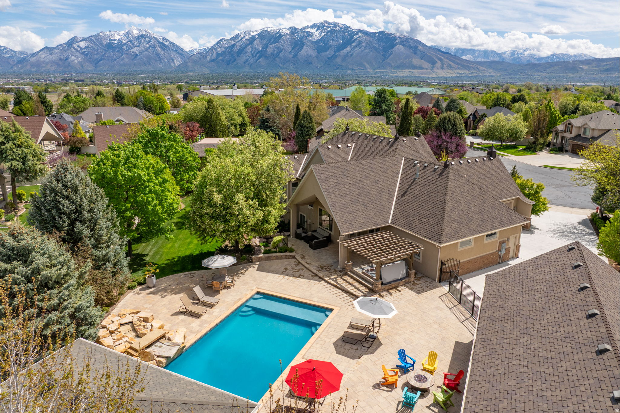 TRIPLE CROWN - Residential