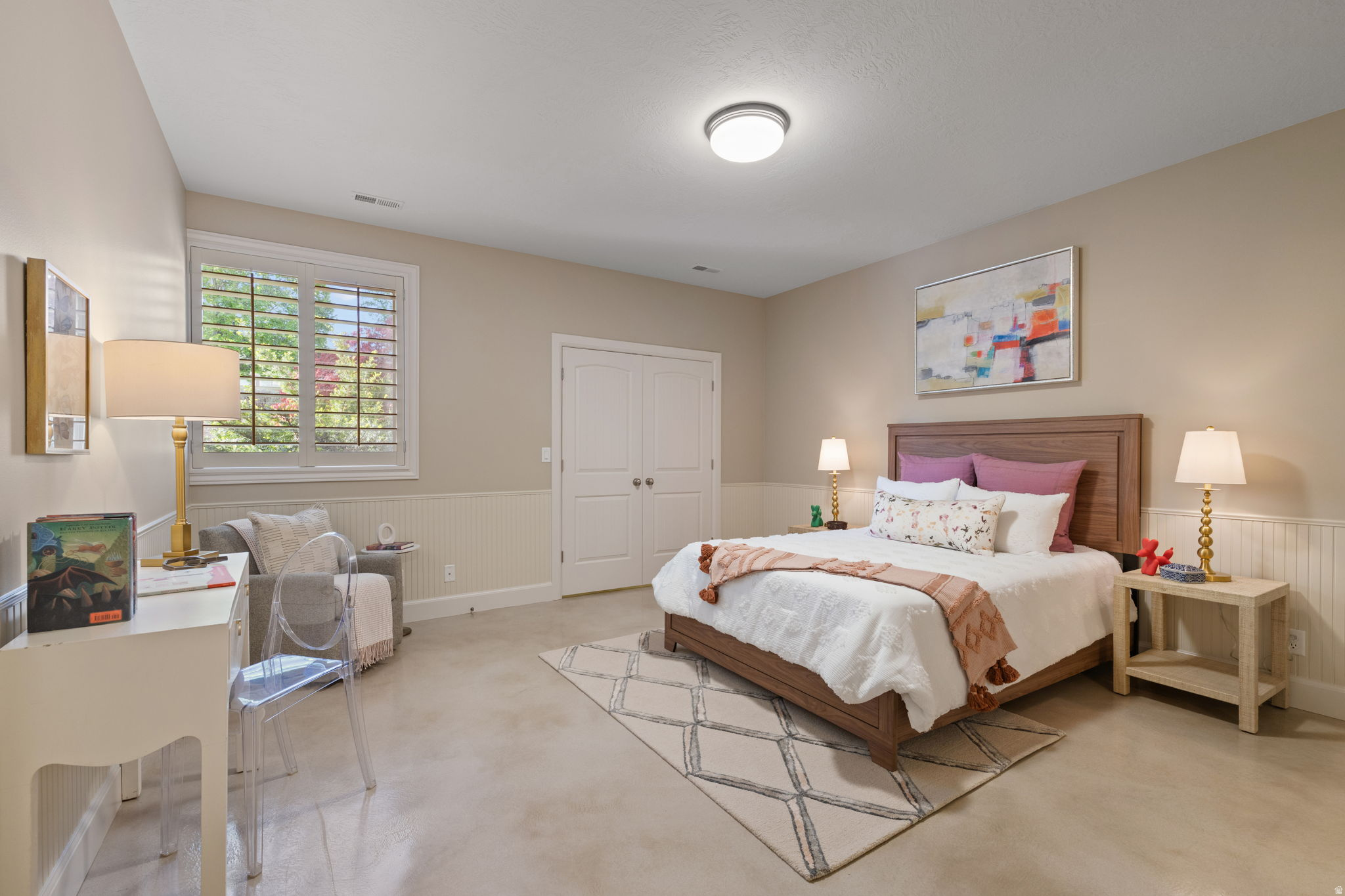 TRIPLE CROWN - Residential