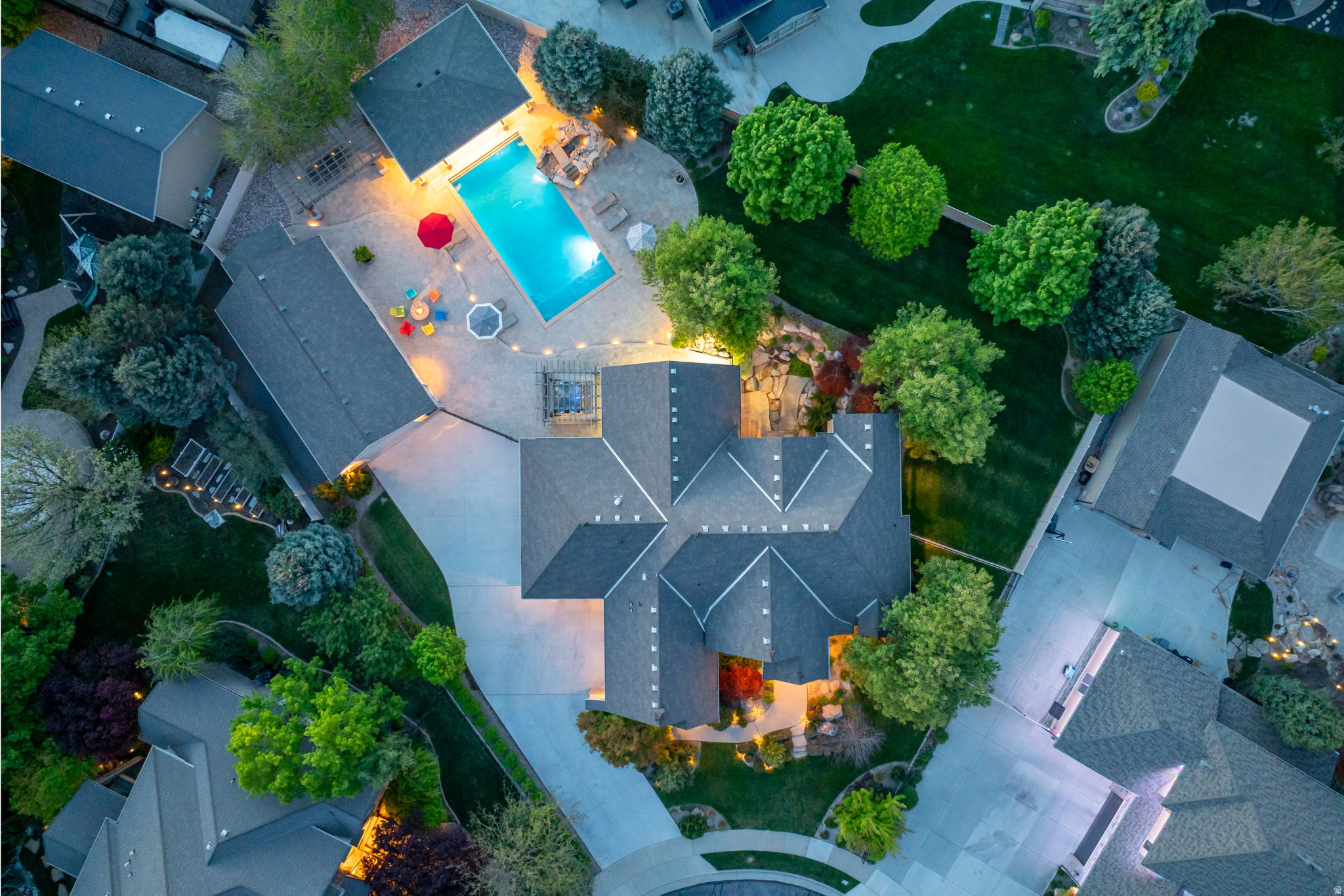 TRIPLE CROWN - Residential