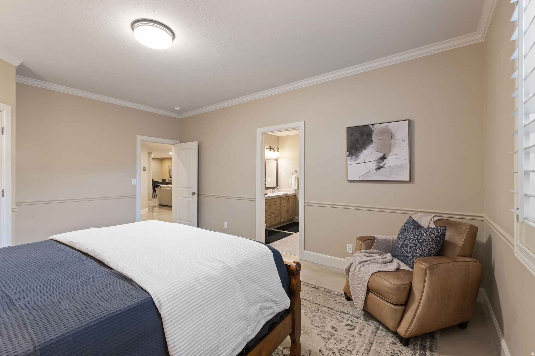 TRIPLE CROWN - Residential