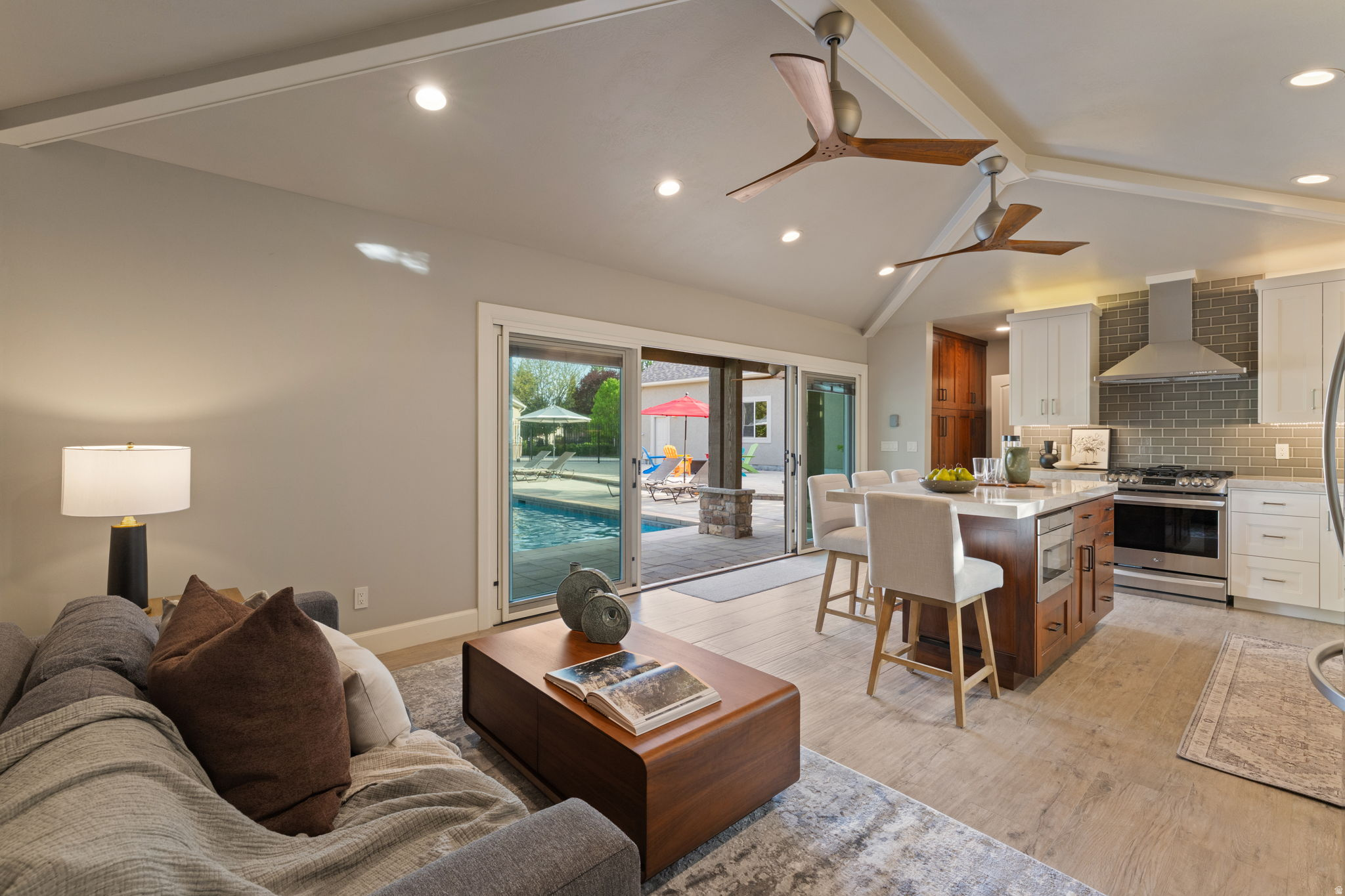 TRIPLE CROWN - Residential