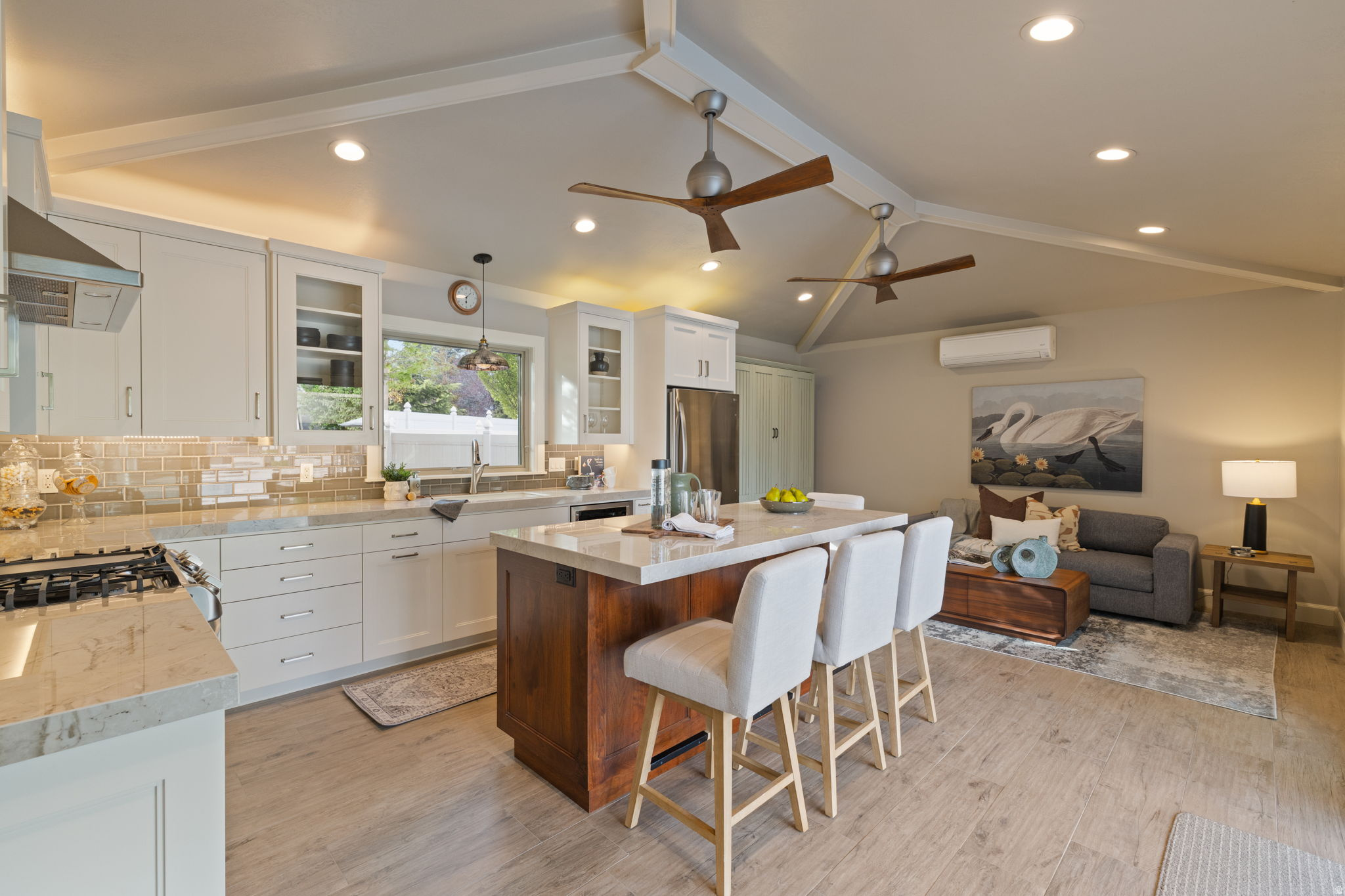 TRIPLE CROWN - Residential