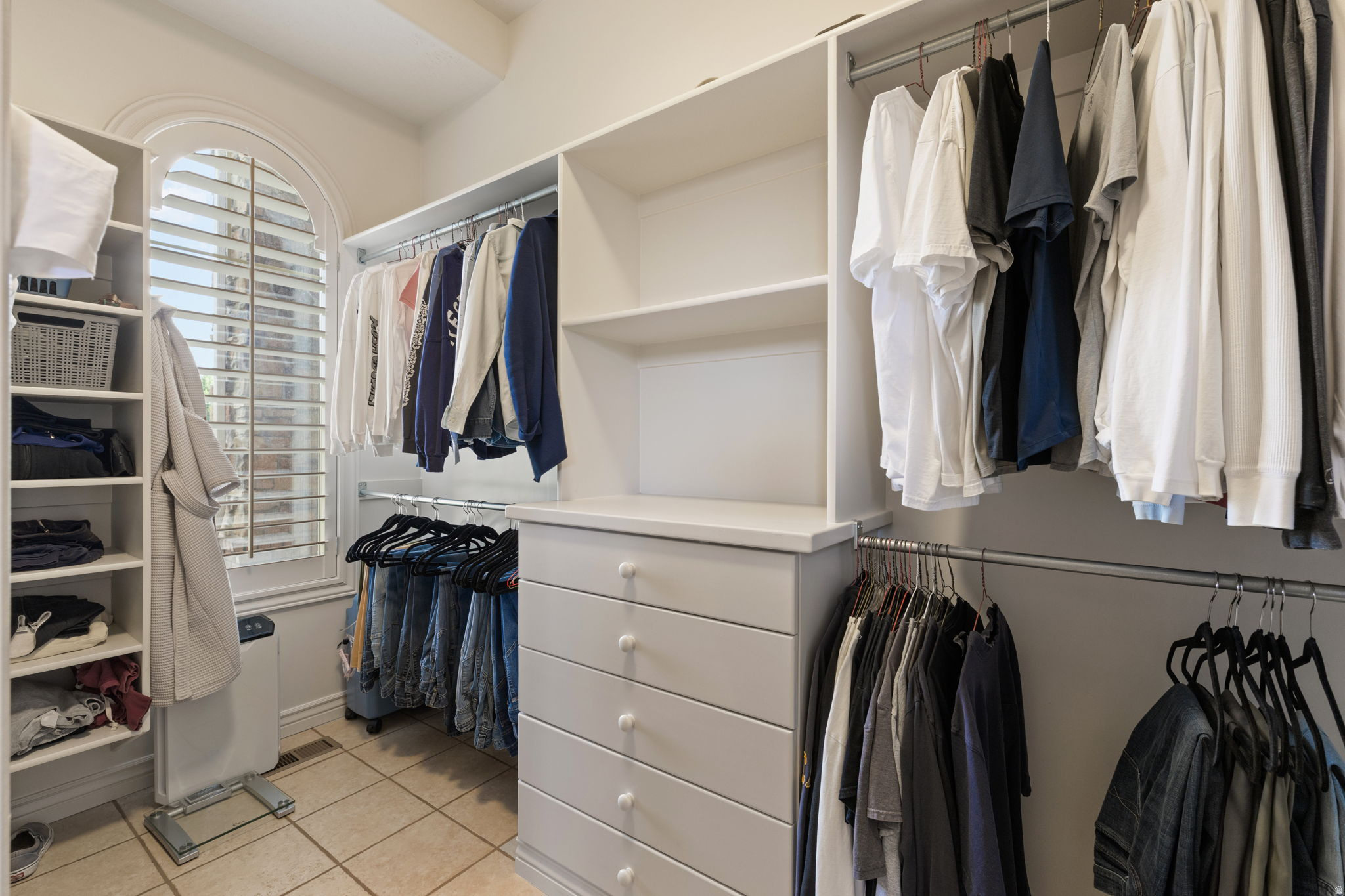 TRIPLE CROWN - Residential