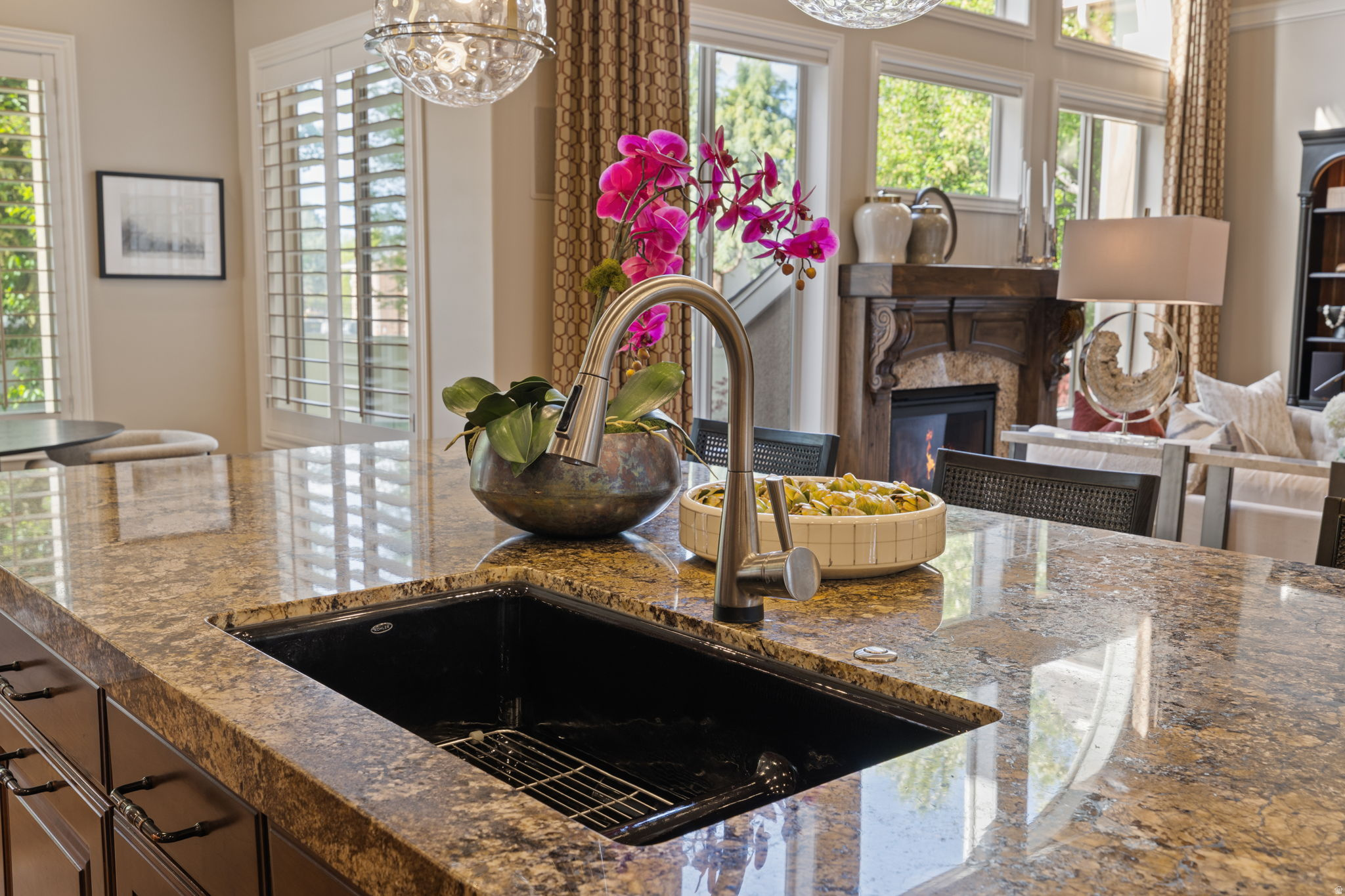 TRIPLE CROWN - Residential