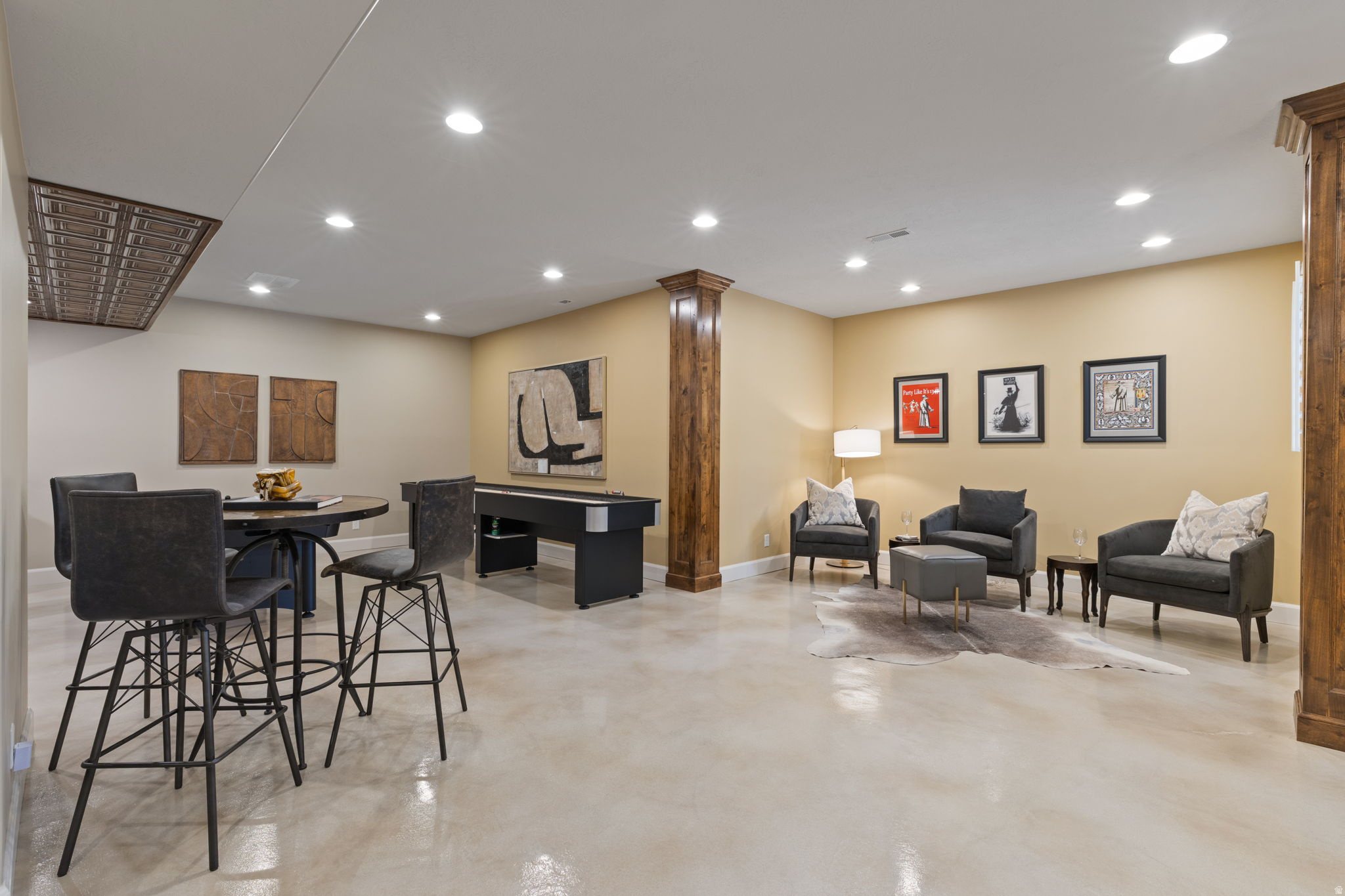 TRIPLE CROWN - Residential