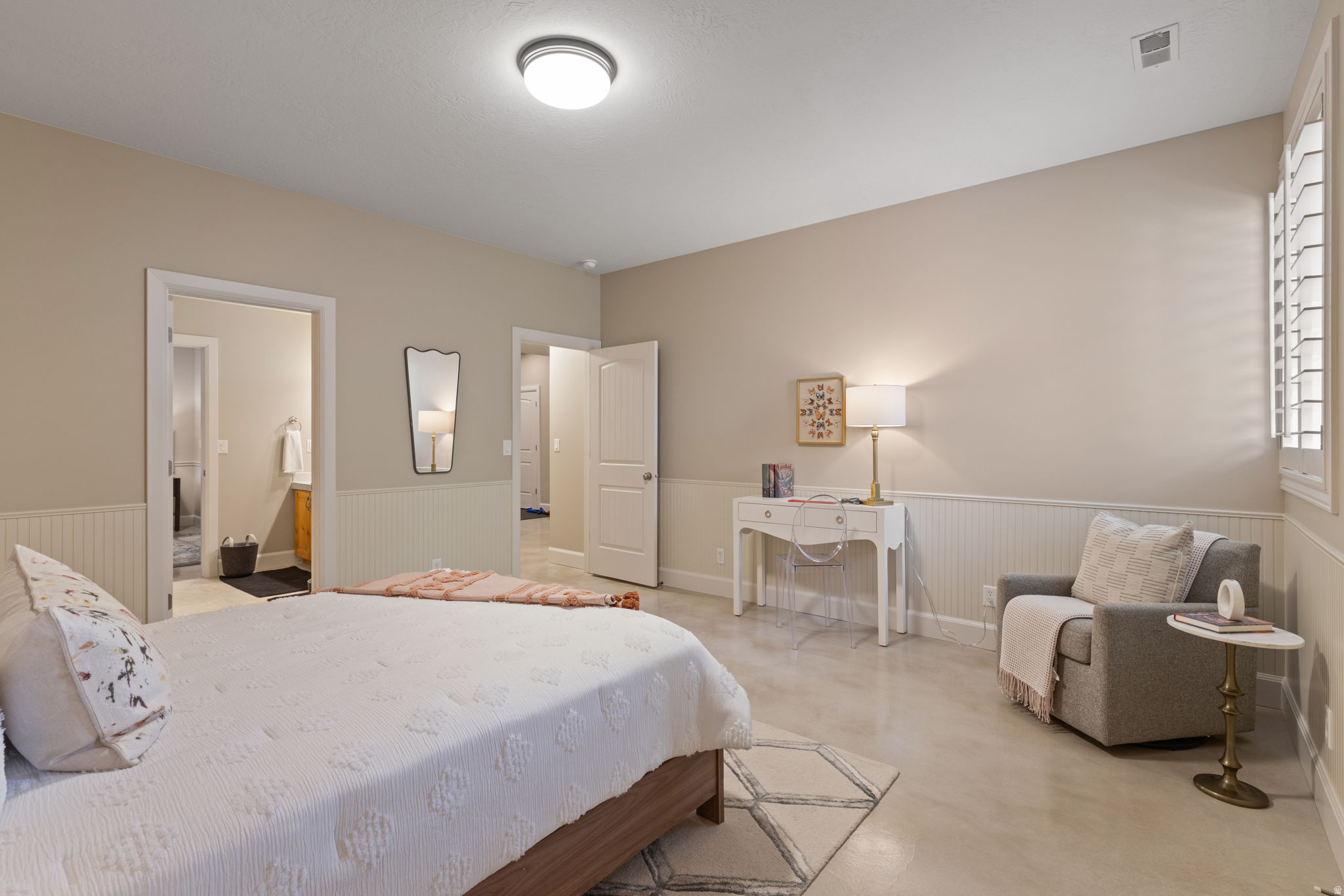 TRIPLE CROWN - Residential